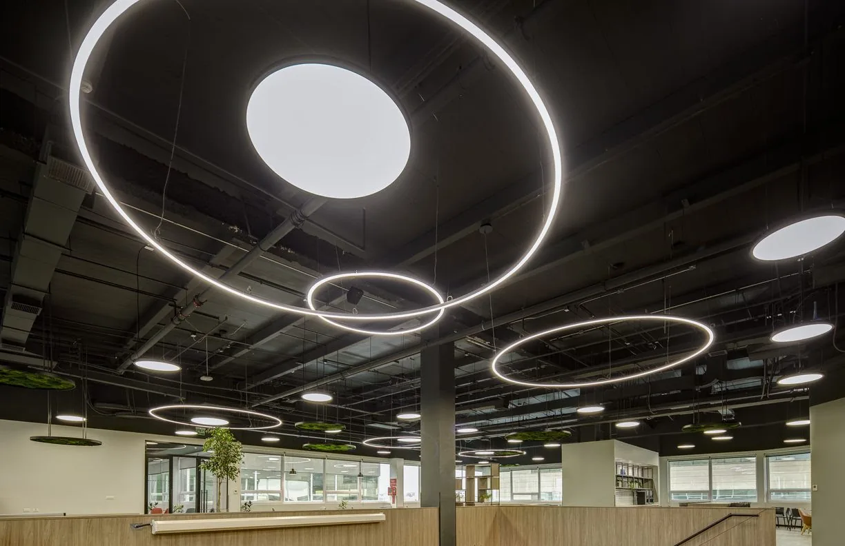 Anillos de luz en Oficinas Cencosud, proyecto de CASBRO