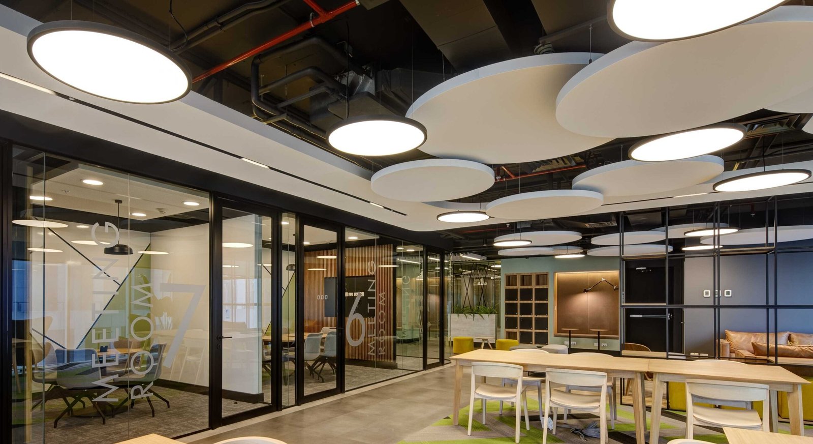 Oficina BNP Paribas Cardif | Arquitectura y Lighting Design: Grupo E Arquitectura