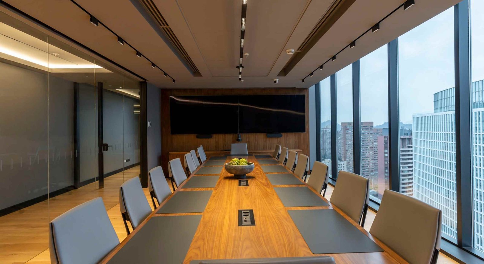 Oficina Magasich | Arquitectura: Francisco Vivanco | Lighting Design: Diseño de Luz