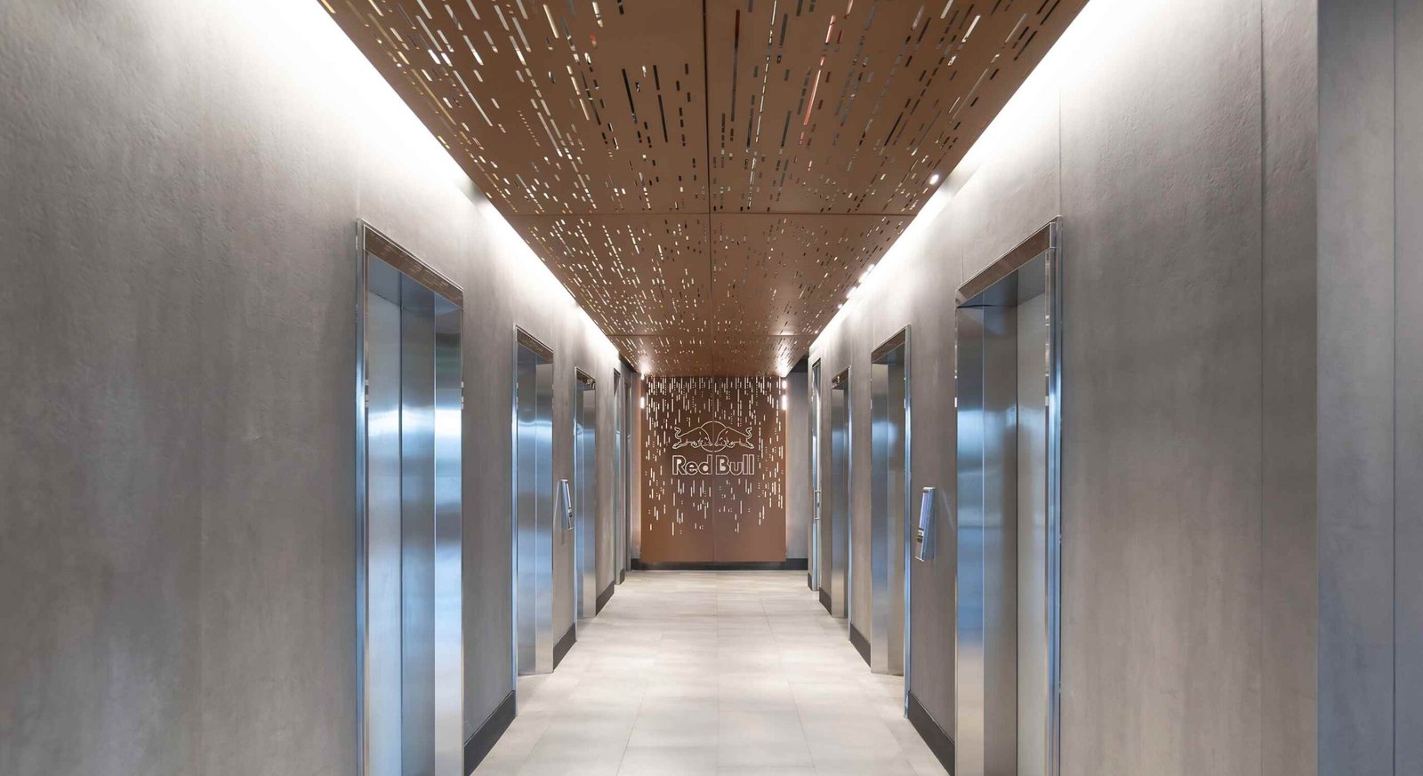 Oficina RedBull | Arquitectura y Diseño: Mussa Arquitectos