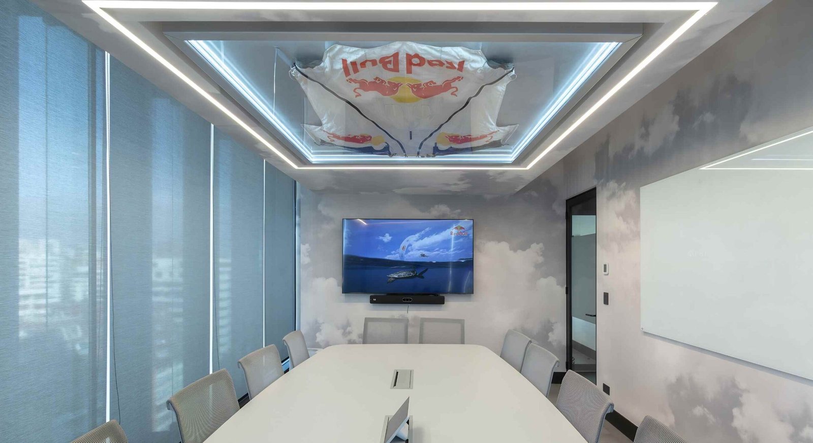 Oficina RedBull | Arquitectura y Diseño: Mussa Arquitectos