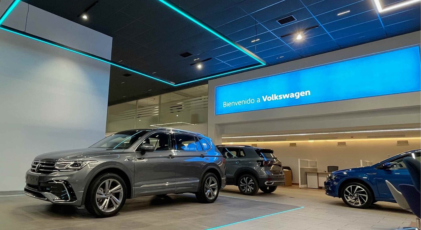 Showroom Volkswagen Sucursal Achondo | Arquitectura: Indigo Arquitectos