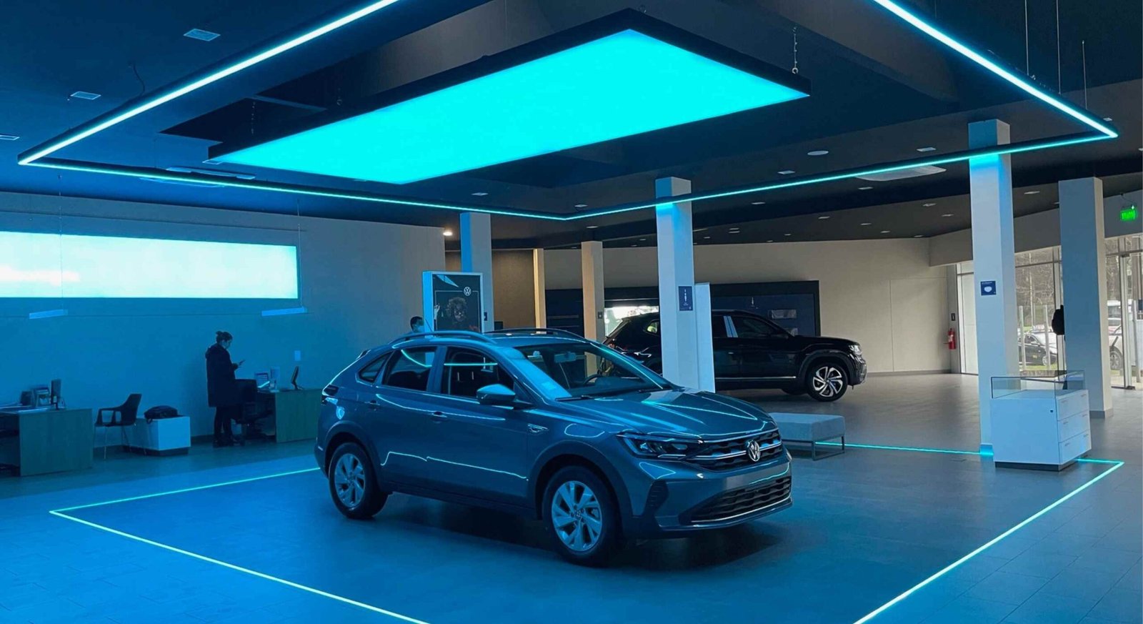 Sala de Venta Volkswagen Sucursal Achondo | Arquitectura: Indigo Arquitectos
